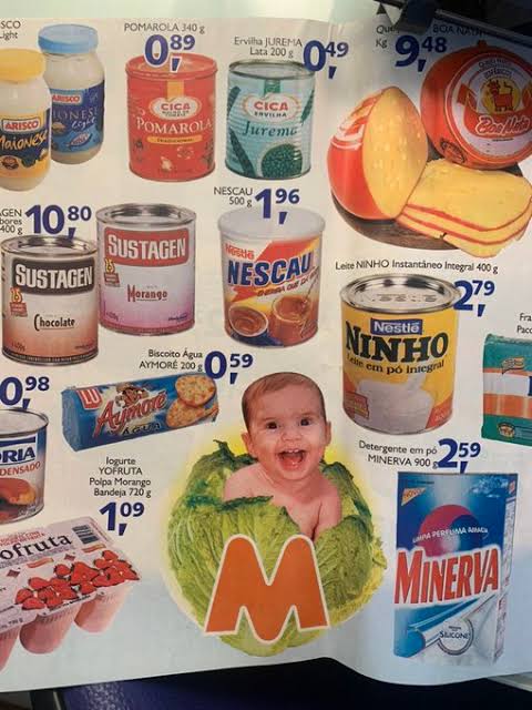 Imagem de um folheto de supermercado dos anos 2000 que mostra a diferença de preços com a realidade atual, devido a inflação.